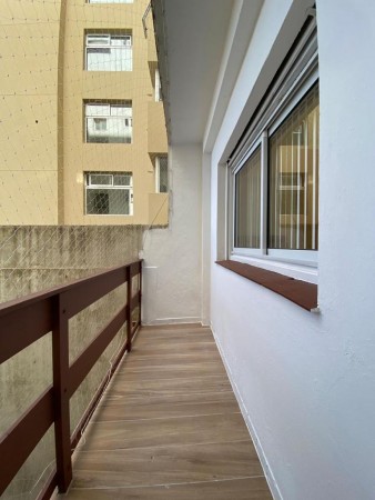 3 AMBIENTES A CALLE CON TRES BALCONES, RECICLADO, AMOBLADO 