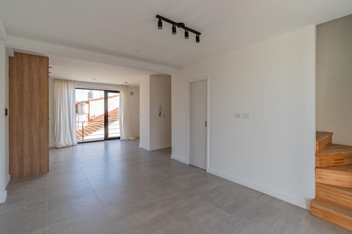  VENT.PH DE 3 AMBIENTES CON COCHERA A ESTRENAR.