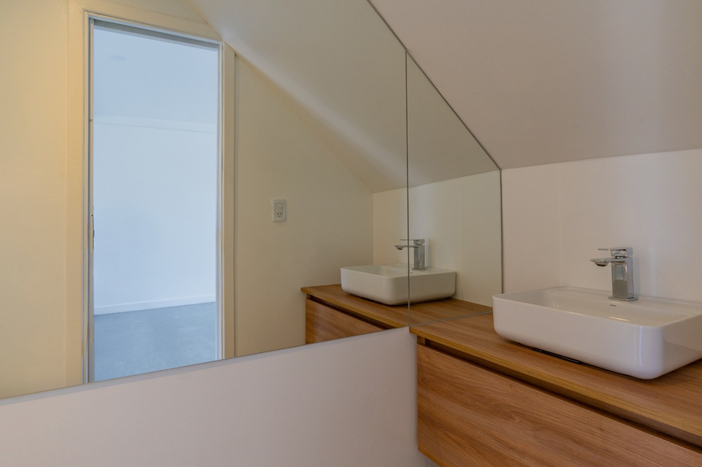  VENT.PH DE 3 AMBIENTES CON COCHERA A ESTRENAR.