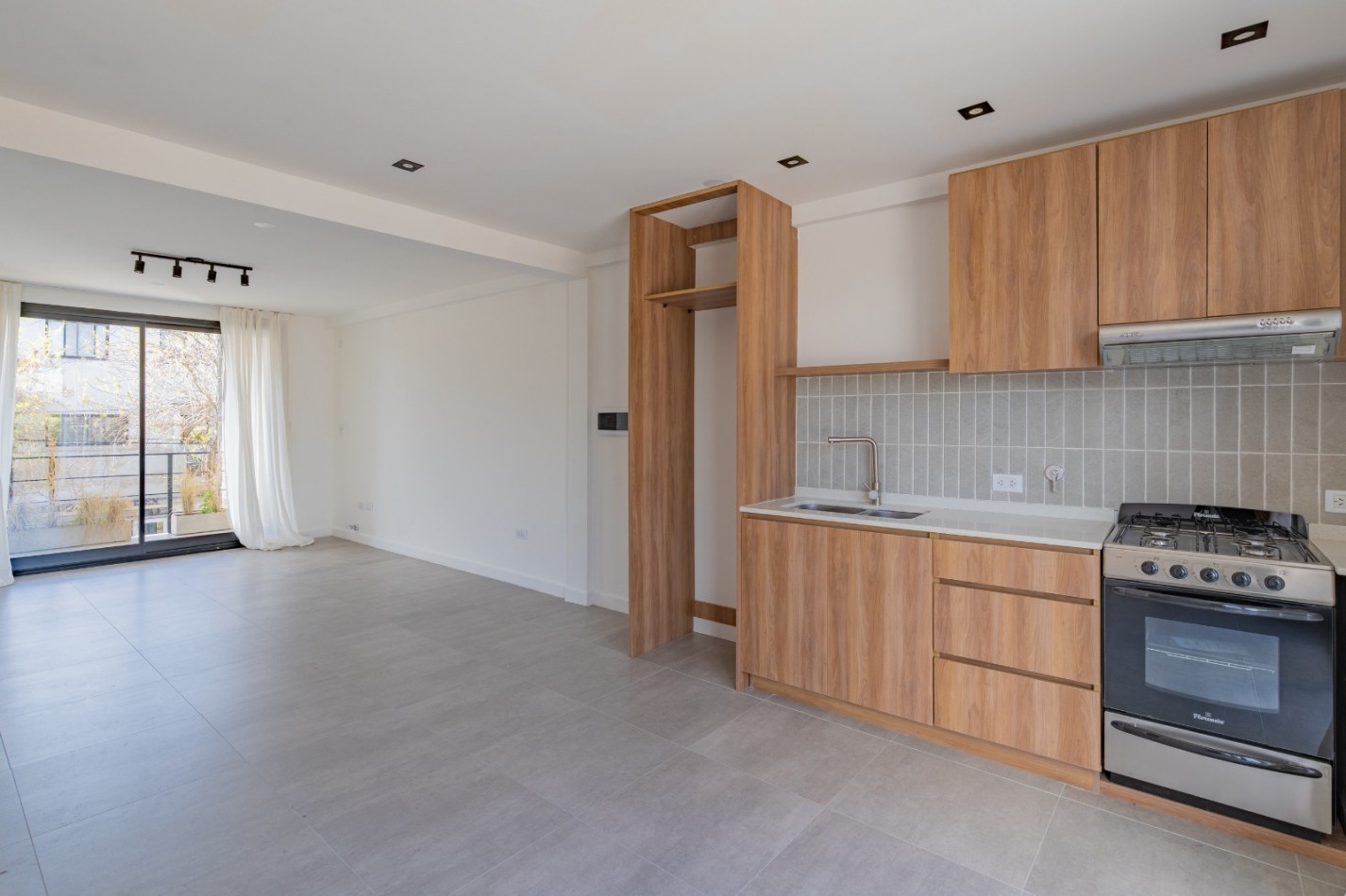  VENT.PH DE 3 AMBIENTES CON COCHERA A ESTRENAR.