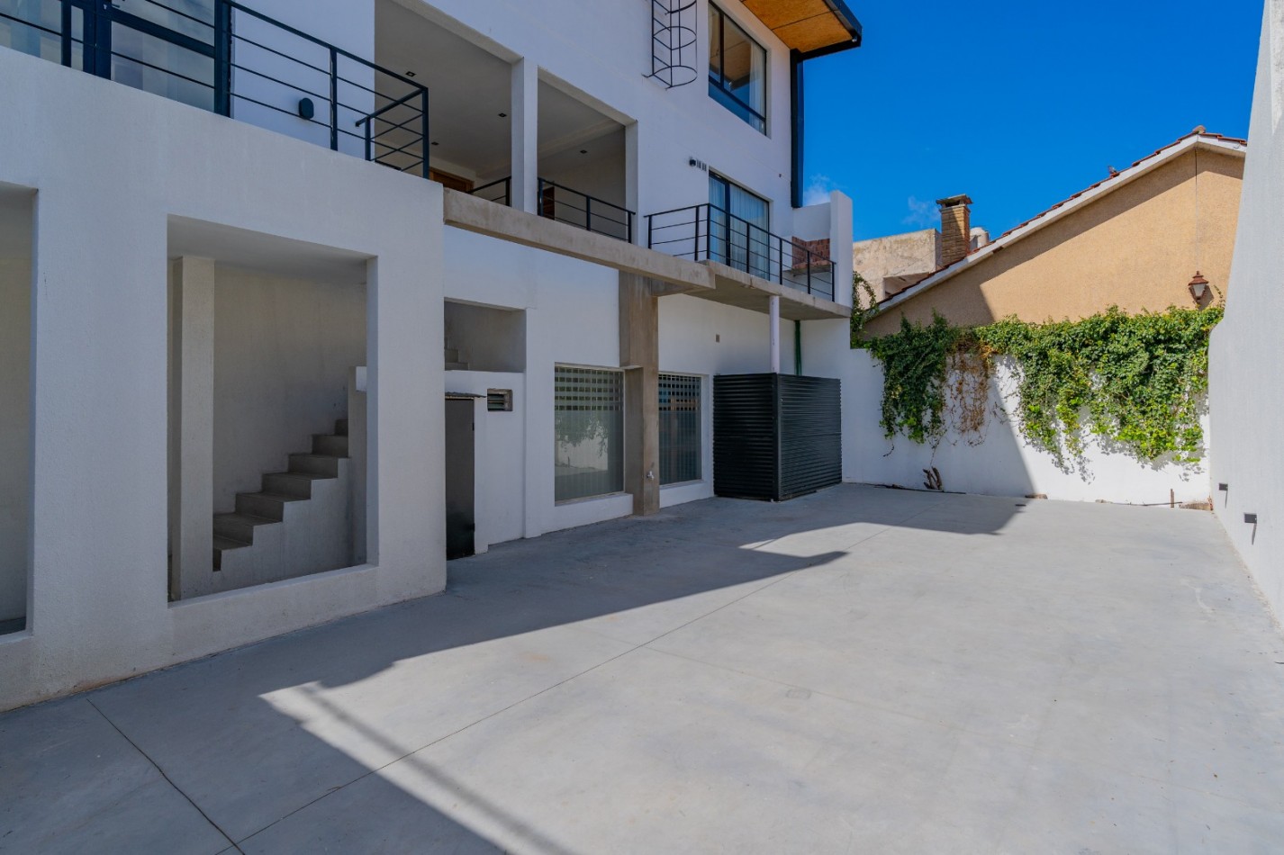  VENT.PH DE 3 AMBIENTES CON COCHERA A ESTRENAR.