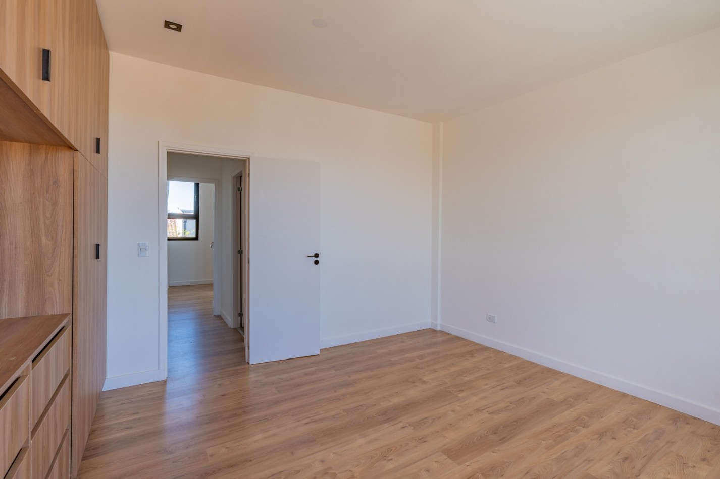  VENT.PH DE 3 AMBIENTES CON COCHERA A ESTRENAR.