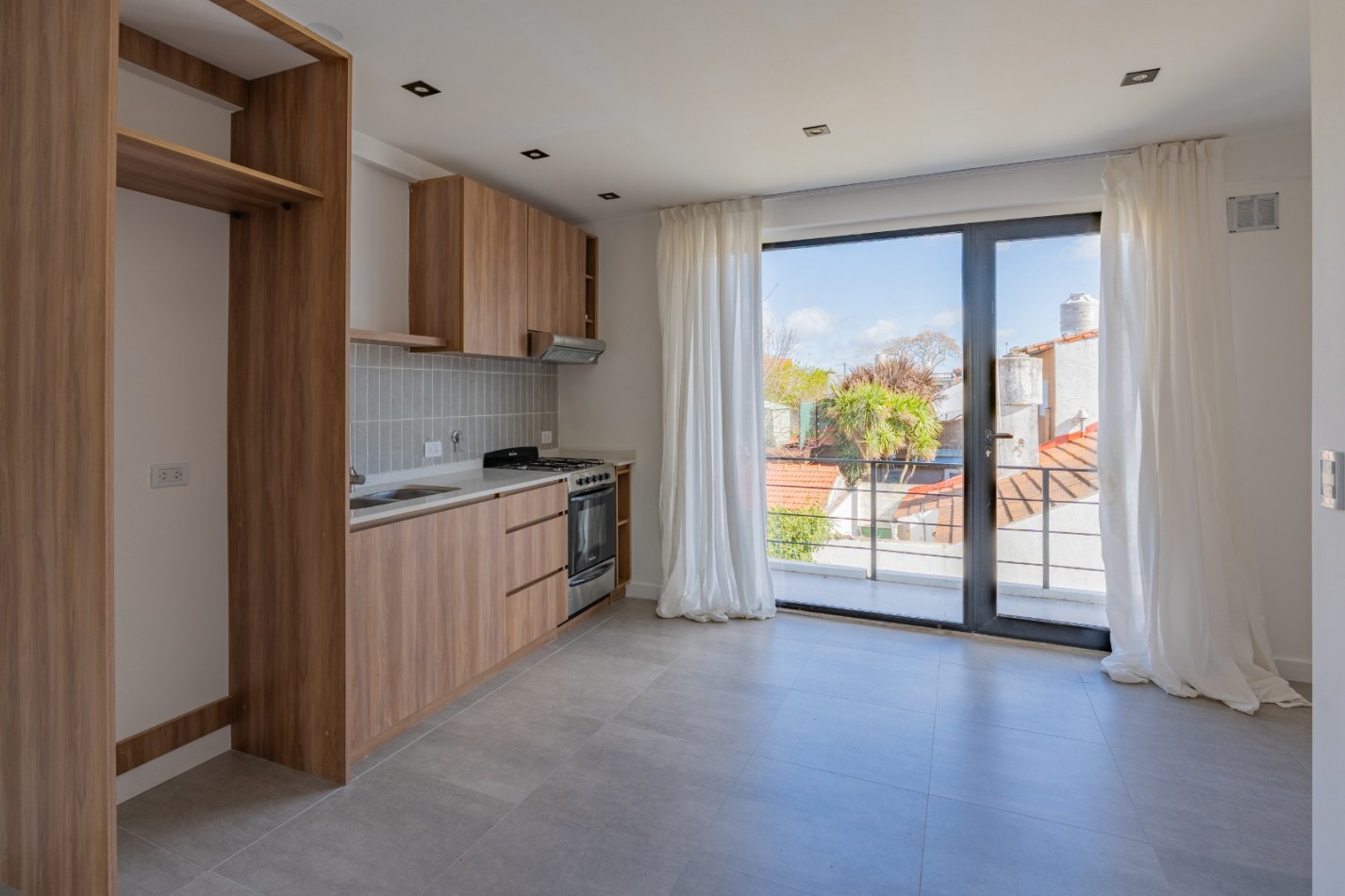  VENT.PH DE 3 AMBIENTES CON COCHERA A ESTRENAR.