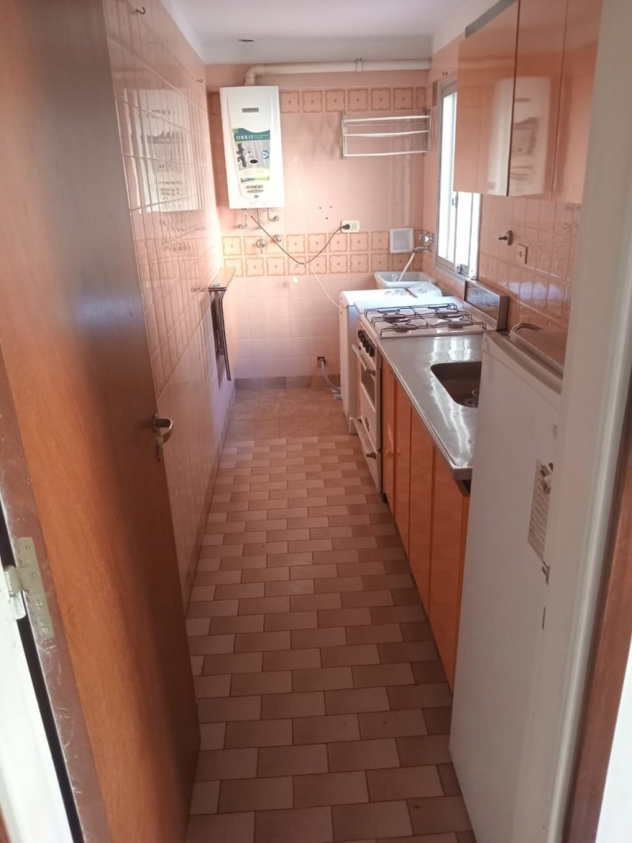 ALQUILER DE VIVIENDA. 2 AMBIENTES. LUMINOSO.