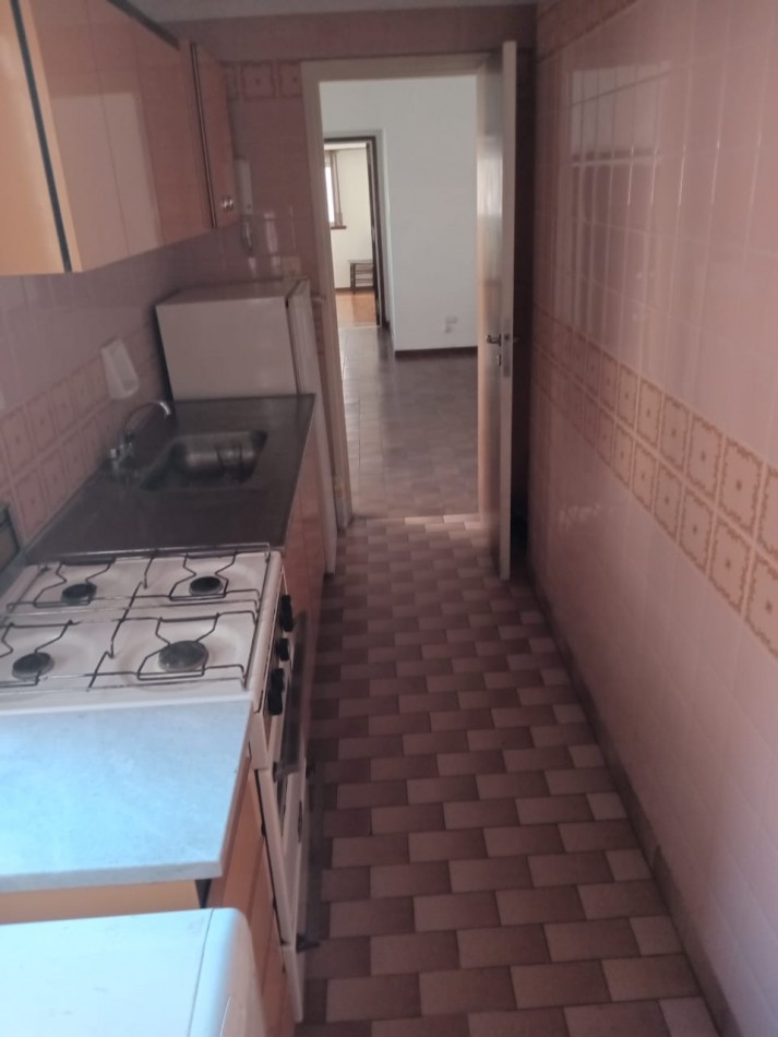 ALQUILER DE VIVIENDA. 2 AMBIENTES. LUMINOSO.