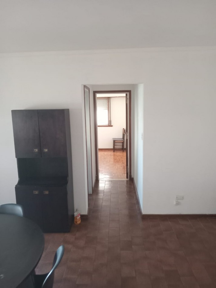 ALQUILER DE VIVIENDA. 2 AMBIENTES. LUMINOSO.