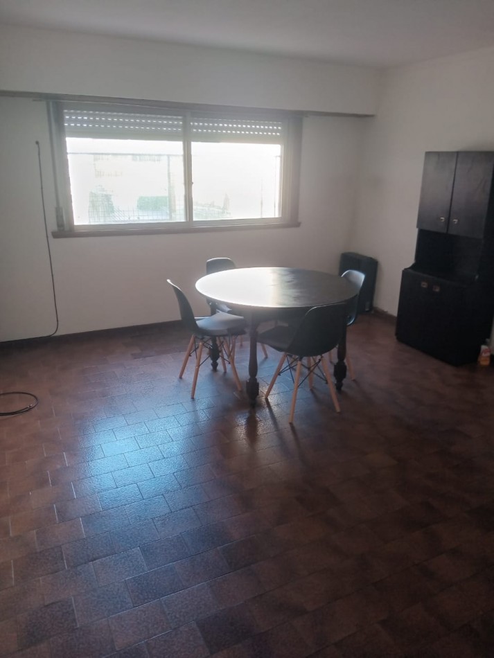 ALQUILER DE VIVIENDA. 2 AMBIENTES. LUMINOSO.