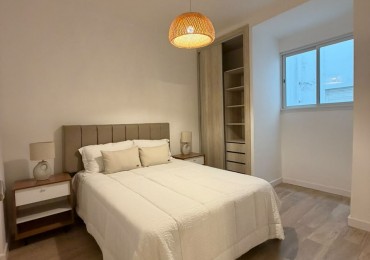 3 Ambientes totalmente reciclado y amoblado.